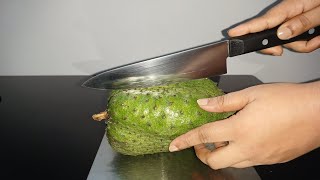 Cutting Soursop fruit/ Mullatha മുള്ളാത്ത