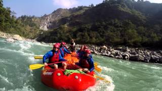 Rafting Kali Gandaki in Nepal with Extreme River rafting (AKA as Rapidrunners).