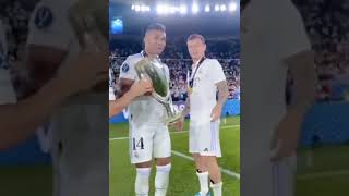 Casemiro Reunion with his Old Friends Modric amp Kroos during Real Madrid vs Manchester United