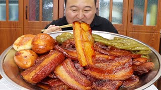 20 catties of fine pork belly  A Qiang is a famous Jinan food called ”Handle Meat”. It is full of s