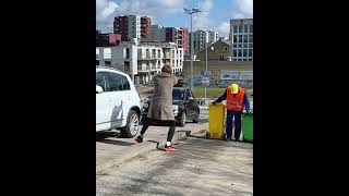 ?? Unseen Kindness: A Heartwarming Act of Helping an Elderly Janitor