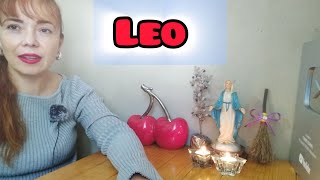 LEO♌Esta desesperado por recuperar tu amor, no te puede sacar de su pensamiento