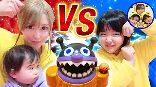 かのんちゃんいろちゃんVSかおりんママ　ガブガブバイキン城で勝負したよ！　勝ったらご褒美におやつが食べられるよ♪　アンパンマン　対決　勝負　おやつ