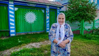 Grandma lives HAPPILY ALONE in a village house in the OUTBACK. Russia