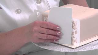 Decorating Tips: Using Stencil Techniques for Cakes