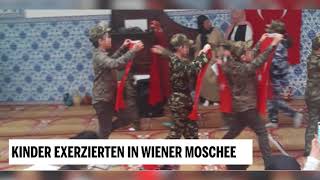 Moschee in Wien: Kinder stellen Schlacht in Uniformen nach