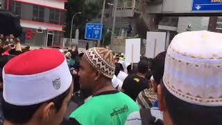 Protestors on Jalan Tun Razak in KL, outside US embassy