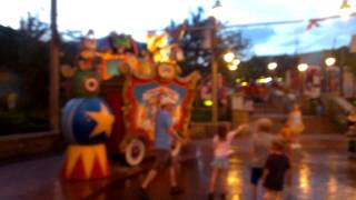 Kids getting drenched at Magic Kingdom