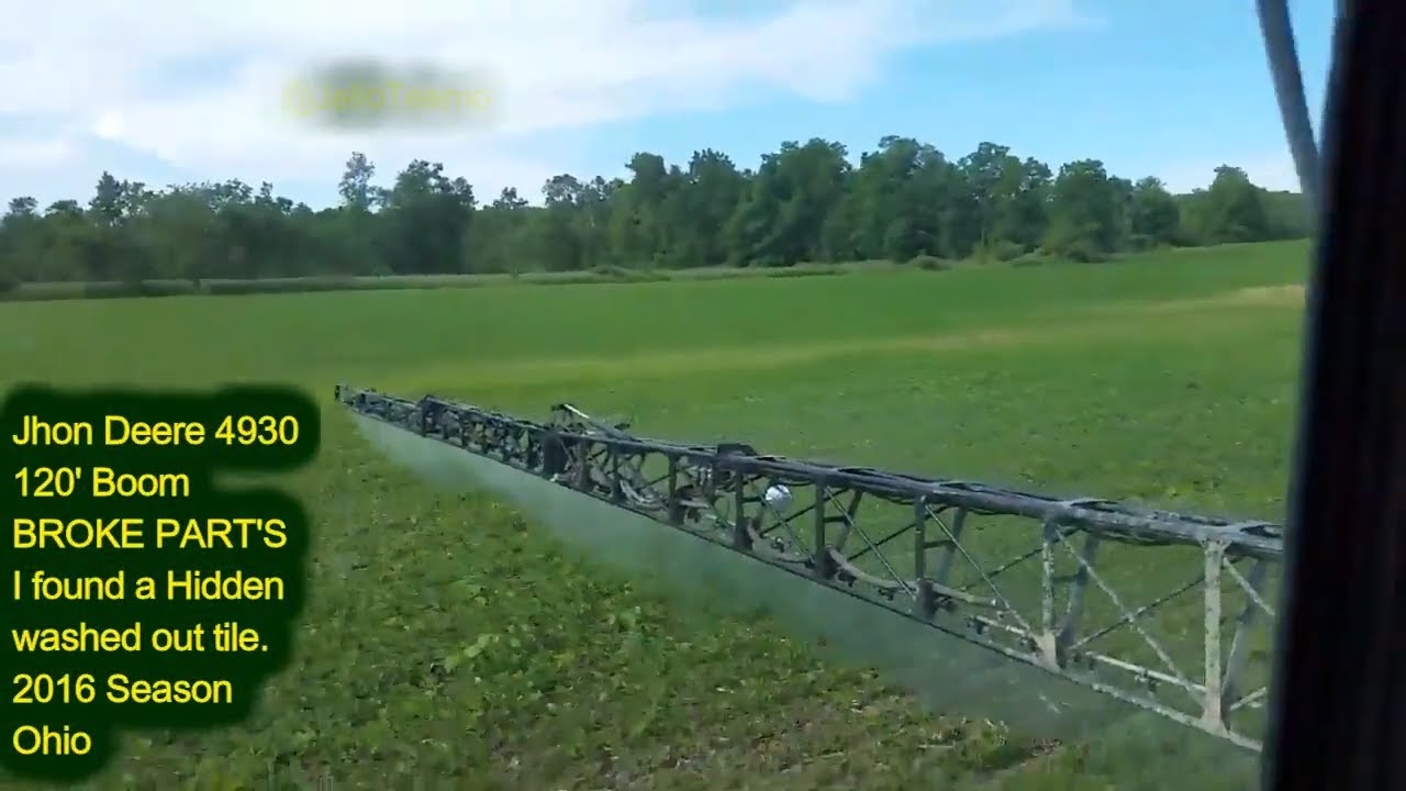 Crashed Jhon Deere Tractor Youtube