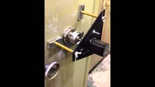 ITL 2000 auto safecracker