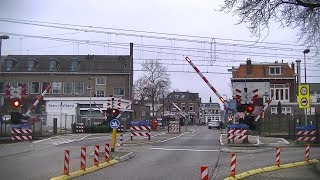 Spoorwegovergang Naarden-Bussum // Dutch railroad crossing