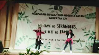 [130418] Performance for SMAN 3 Batam's Farewell Party (KPOP Compilation Dance)