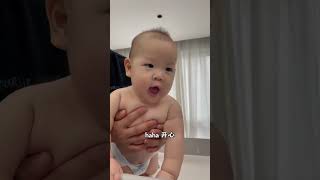 90后爸爸带6月龄宝宝打疫苗，大家猜他哭没哭？ #人手   #baby #cute #萌娃