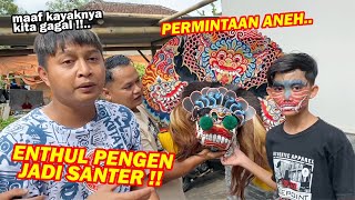 Wajah Enthul kenapa ini ?? SAKING PENGENNYA JADI SANTER SAMPE GINI..