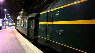 SNCB stationair draaiende HLD 6077 in antwerpen centraal