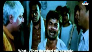 Rajpal Yadav is thrashed by local goons (Kushti)