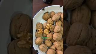 American whole walnut  price= 100 Per kg ||