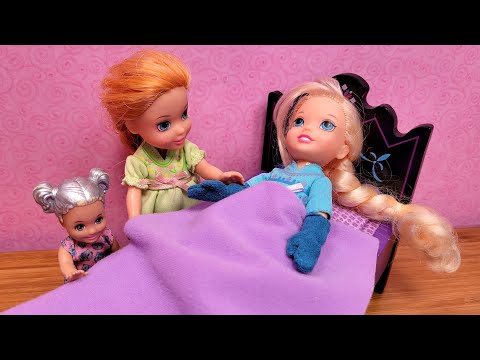 Little Elsa is sick! Elsa and Anna toddlers – bedtime stories – cough – sore throat