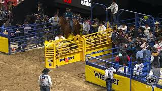 Ty Erickson Splits Second in Round 4 of 2024 NFR With 3.7-Second Run