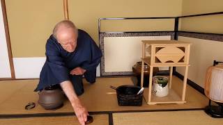 Furo Men’s Shozumitemae Senmen nijudana [風炉男子初炭点前, 扇面二重棚] Omotesenke-ryu [表千家流] tea class 2020-07-11