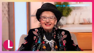 Su Pollard Won’t Kiss and Tell but Reveals A-List Superfan! | Lorraine