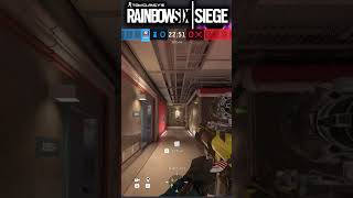 絶対壊せないエコーカメラ化け物です#r6s #レインボーシックスシージ #シージ #rainbowsixsiege #fps #シージ小技 #tricks #小技 #r6siege #Champion