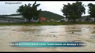 Famílias deixam casas depois de deslizamento de terra em Brusque