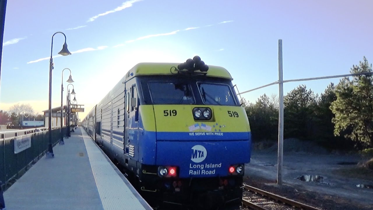 LIRR Westhampton - Train Arriving From The East - YouTube