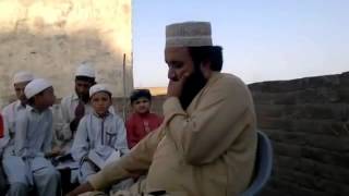 Khalid Hasnain Khalid teaching Noor e Majasam Naat Academy Chakwal 2011