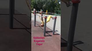 Yeni açılmış parkda idman aletleri ile meşq.Funny video,park əyləncəmiz