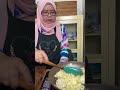 Ayam Masak Bawang Orang Putih.Hujung minggu, kita masakla macam orang putih. International sikit.