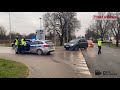 nieporęt. wypadek busa na dw633. ruch na płochocińskiej zablokowany