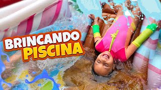 BELLA BRINCANDO NA PISCINA DE PLÁSTICO - FAMÍLIA BELLA E LUCCA SHOW