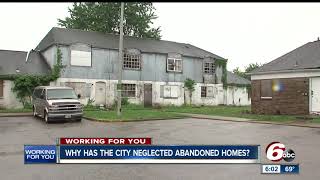 Towne and Terrace complex calls out city for neglecting abandoned townhomes the city owns