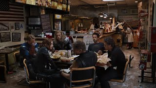 Сцена после титров | Мстители (2012) | Мстители ужинают за столом