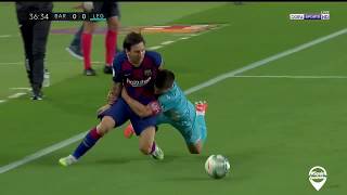 Messi Gets Rugby-Tackled by Unai Bustinza from Leganés