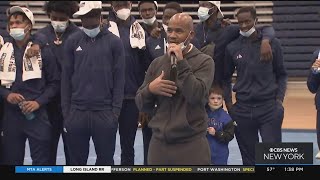 Saint Peter's men's basketball team returns to campus amid historic March Madness run