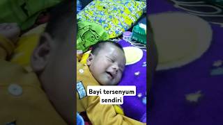 Mengapa bayi tersenyum sendiri ketika pake sound ini #tradisi #baby #bayi