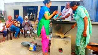 Punjabi village woman Making Tandoori Roti.... Tandoori Roti on Desi Tandoor...