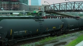 City Dwellers Rattled by Surge in Oil Trains