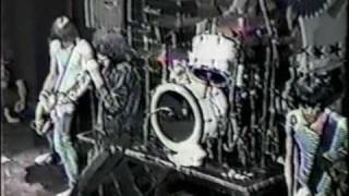 The Ramones - Let's Dance (live Ann Arbor '81)