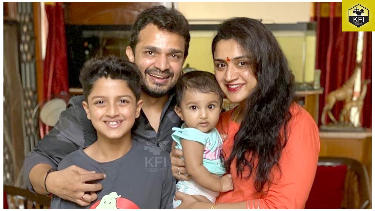 Kannada Actor Vijay Family Photos