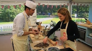 Johnny Vaughan bakes with confidence - The Great Sport Relief Bake Off: Episode 1 Preview - BBC