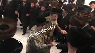 Viznitz Boro Park And London Rebbes Dancing At A wedding Tamuz 5779