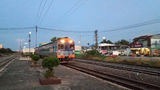 ขบวน22เข้าสถานีรถไฟชุมทางถนนจิระ