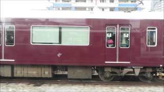 阪急梅田駅　三線同時発車（神戸線車内から）1000系 ＋梅田駅入線