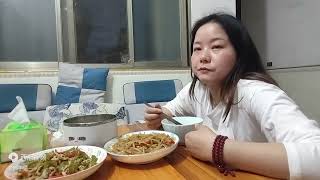 远嫁宝妈吃饭喜欢炒几个菜，与湖南婆家习惯不同，结果小孩还不吃