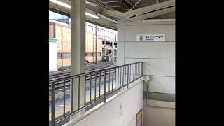 三島駅２番線　新型NOA放送　325M普通列車沼津行き１０両編成接近放送　グリーン車の乗車位置は白い数字４番と５番の案内放送・グリーン車のご利用には、グリーン券が必要の案内放送あり