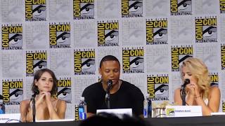 Arrow panel @ SDCC 2017 (Stephen Amell, David Ramsey, Katie Cassidy)