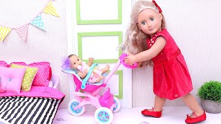 Mama doll cares for the baby! Play Dolls Collection of family routine stories for toddlers
